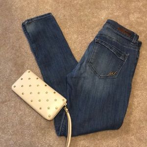 👖Express! Mia • Mid-Rise “legging” Jeans! 👖